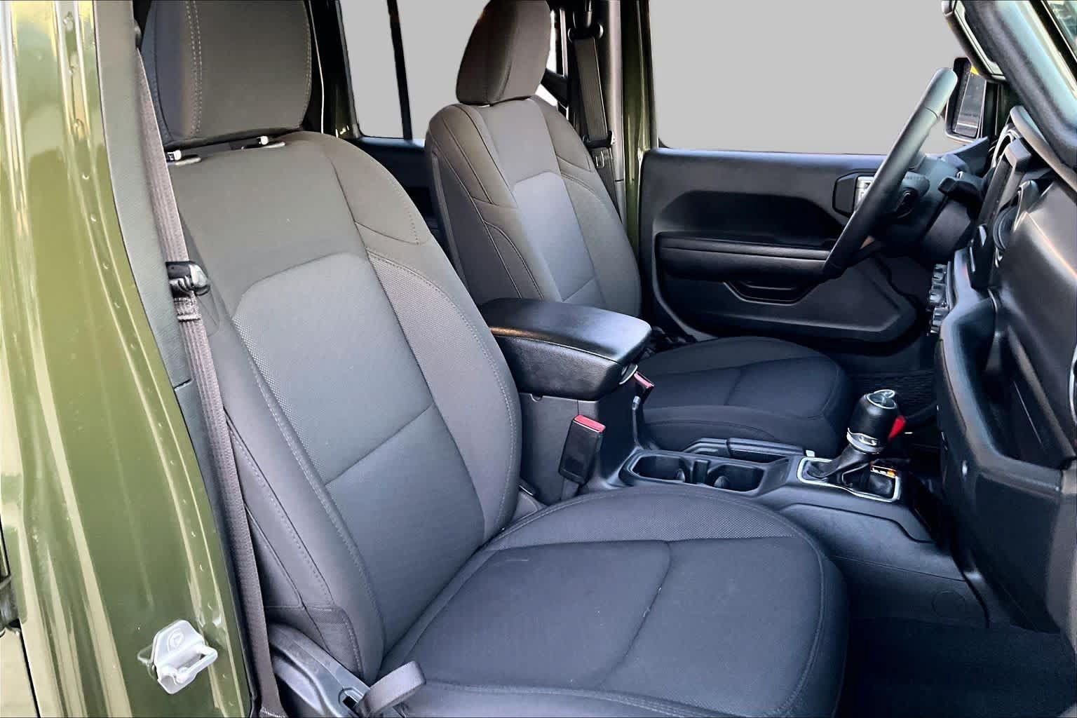 Used 2022 Jeep Gladiator Sport AWD/4WD image 8