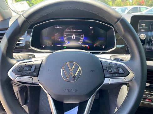 Used 2025 Volkswagen Jetta SE FWD image 10