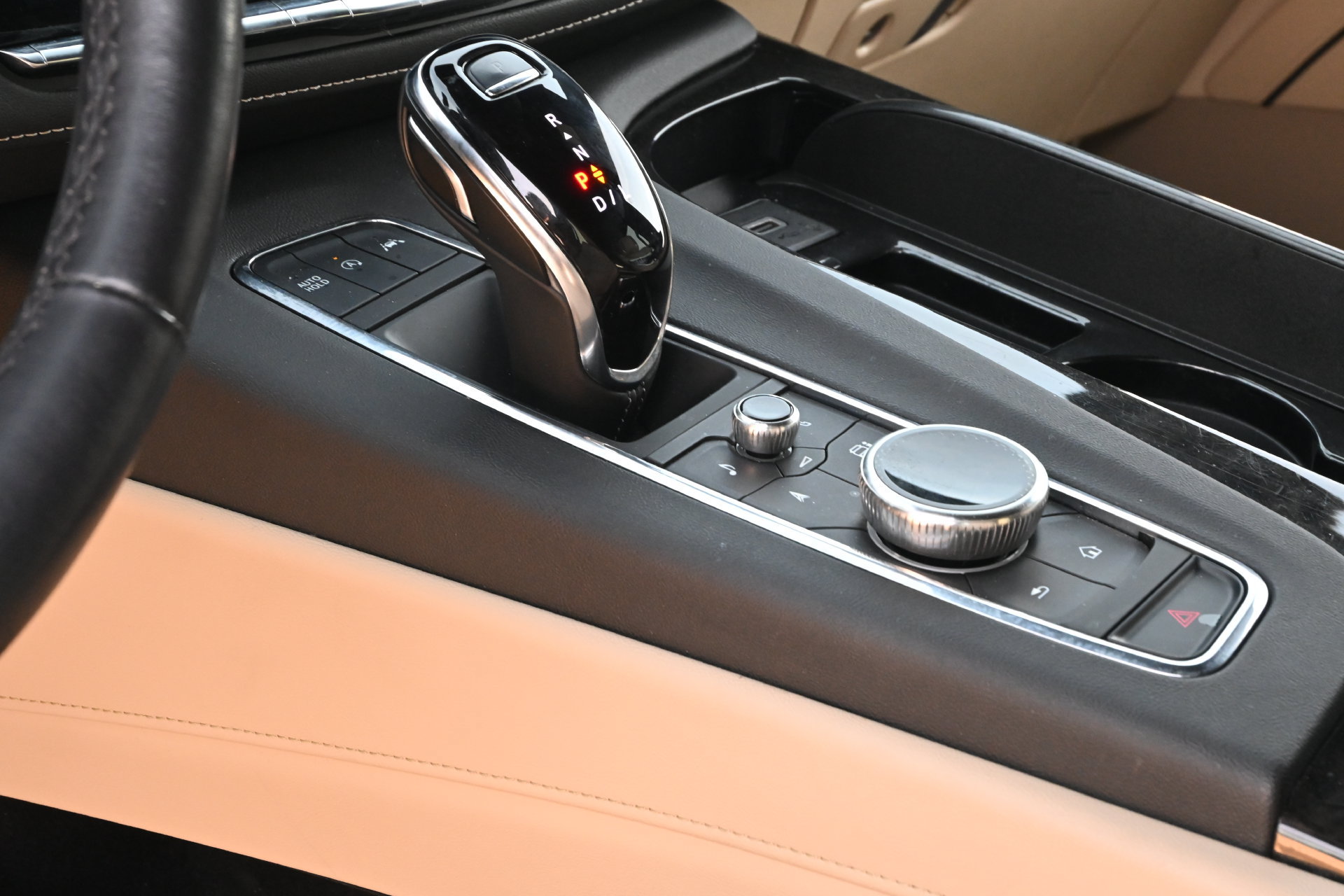 Certified 2023 Cadillac Escalade Premium Luxury w/ Performance Package AWD/4WD image 13