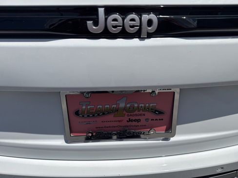 Used 2025 Jeep Grand Cherokee Summit AWD/4WD image 30