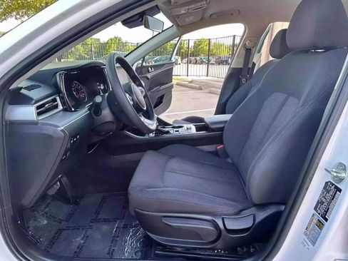 Used 2023 Kia K5 LXS image 9