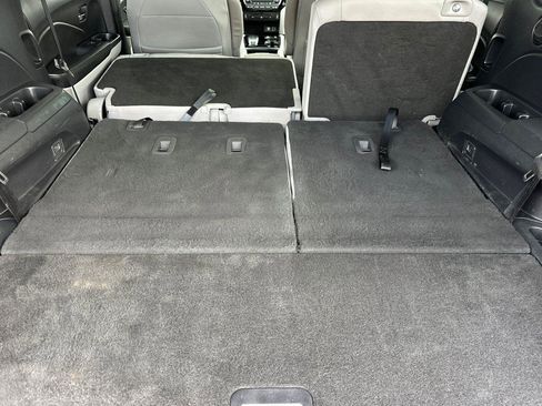 Used 2018 Honda Pilot Touring image 16