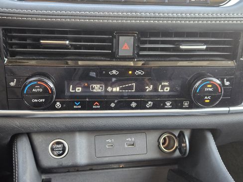 Used 2023 Nissan Rogue SL w/ SL Premium Package image 20