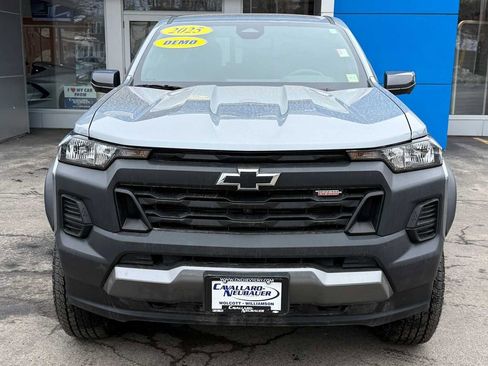 Used 2025 Chevrolet Colorado Trail Boss AWD/4WD image 2