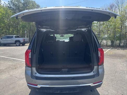 Used 2025 GMC Yukon Elevation w/ Elevation Premium Package image 16