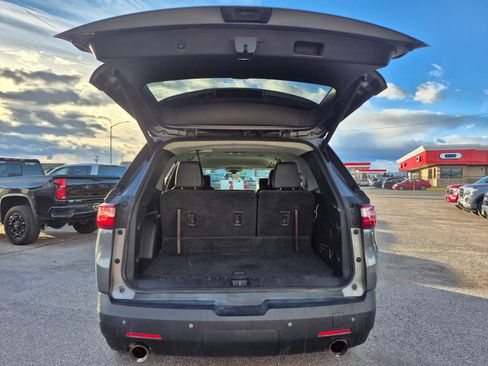 Used 2019 Chevrolet Traverse LT image 5