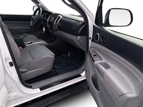 Used 2013 Toyota Tacoma 4x4 Double Cab w/ TRD Sport Pkg image 11