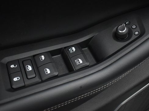 Used 2022 Jeep Grand Cherokee L Laredo w/ Luxury Tech Group I image 11