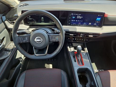 Used 2026 Nissan Kicks SR w/ SR Premium Package FWD image 14