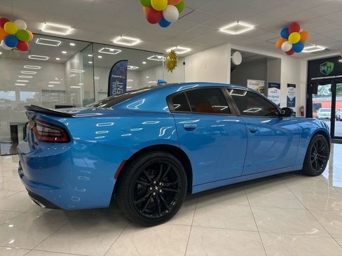 Used 2018 Dodge Charger R/T w/ Plus Group image 12