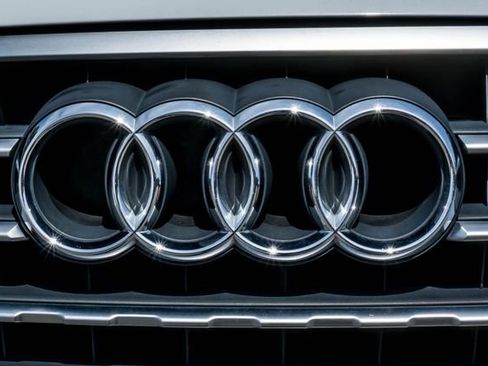 Used 2017 Audi Q7 3.0T Premium image 25