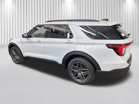 New 2026 Ford Explorer ST-Line AWD/4WD image 7