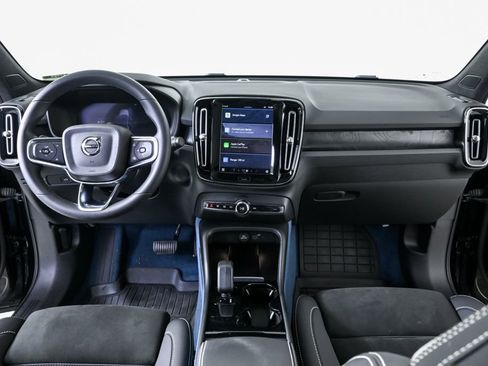 Certified 2023 Volvo C40 P8 Recharge Ultimate w/ Protection Package Premier image 20