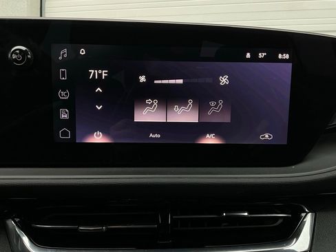 Used 2025 Buick Envista Sport Touring image 29