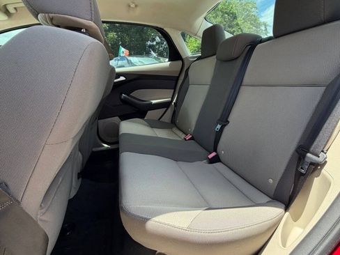 Used 2014 Ford Focus SE FWD image 8