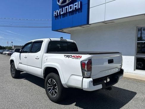 Used 2023 Toyota Tacoma TRD Sport w/ Technology Package AWD/4WD image 5