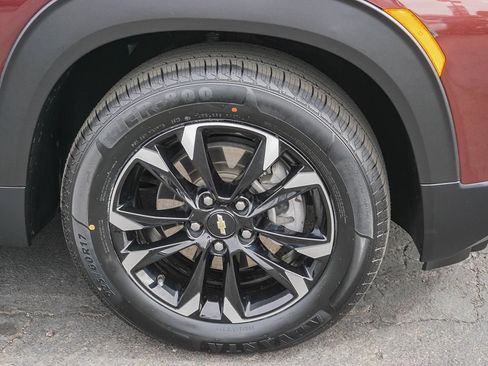 Used 2023 Chevrolet TrailBlazer LT FWD image 9