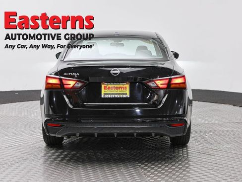 Used 2025 Nissan Altima 2.5 SV FWD image 6