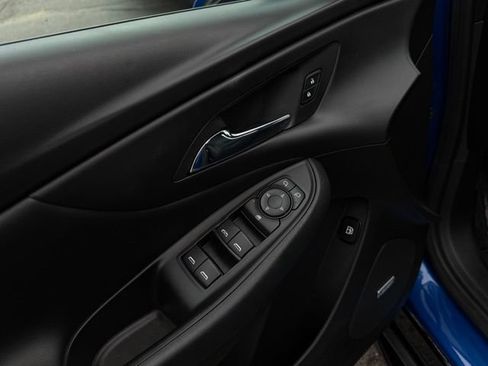 Used 2018 Chevrolet Volt Premier w/ Driver Confidence Package FWD image 12