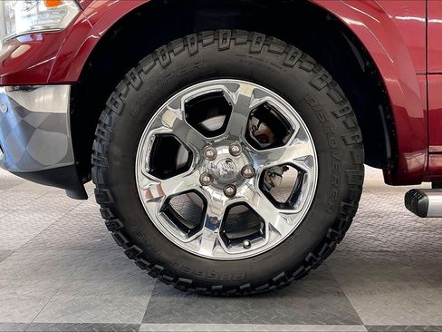 Used 2018 RAM 1500 Laramie AWD/4WD image 8