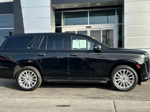 Certified 2022 Cadillac Escalade Sport w/ LPO, ONYX Package image 3