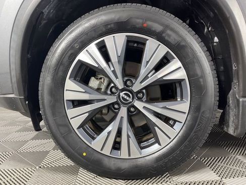 Used 2023 Nissan Rogue SV w/ SV Premium B Package image 7