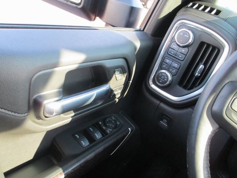 Used 2023 GMC Sierra 3500 Denali w/ Denali Ultimate Package image 30