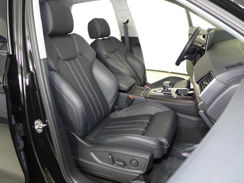 Used 2023 Audi Q5 2.0T Prestige w/ Prestige Package AWD/4WD image 19