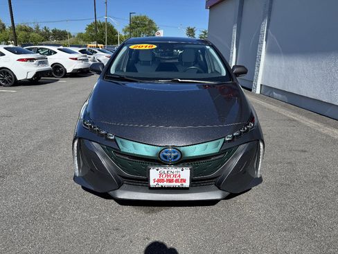 Used 2018 Toyota Prius Prime Premium FWD image 3