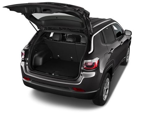 Used 2025 Jeep Compass Latitude image 7