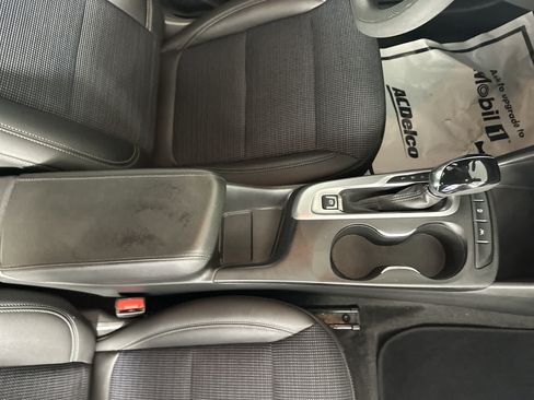 Used 2025 Buick Envista Preferred FWD image 23