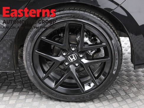 Used 2025 Honda Civic Sport image 32