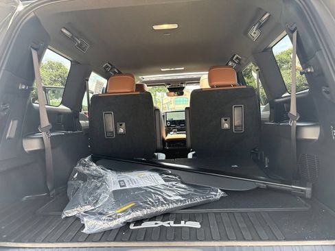 Used 2026 Lexus GX 550 w/ Accessory Package (2T) AWD/4WD image 21