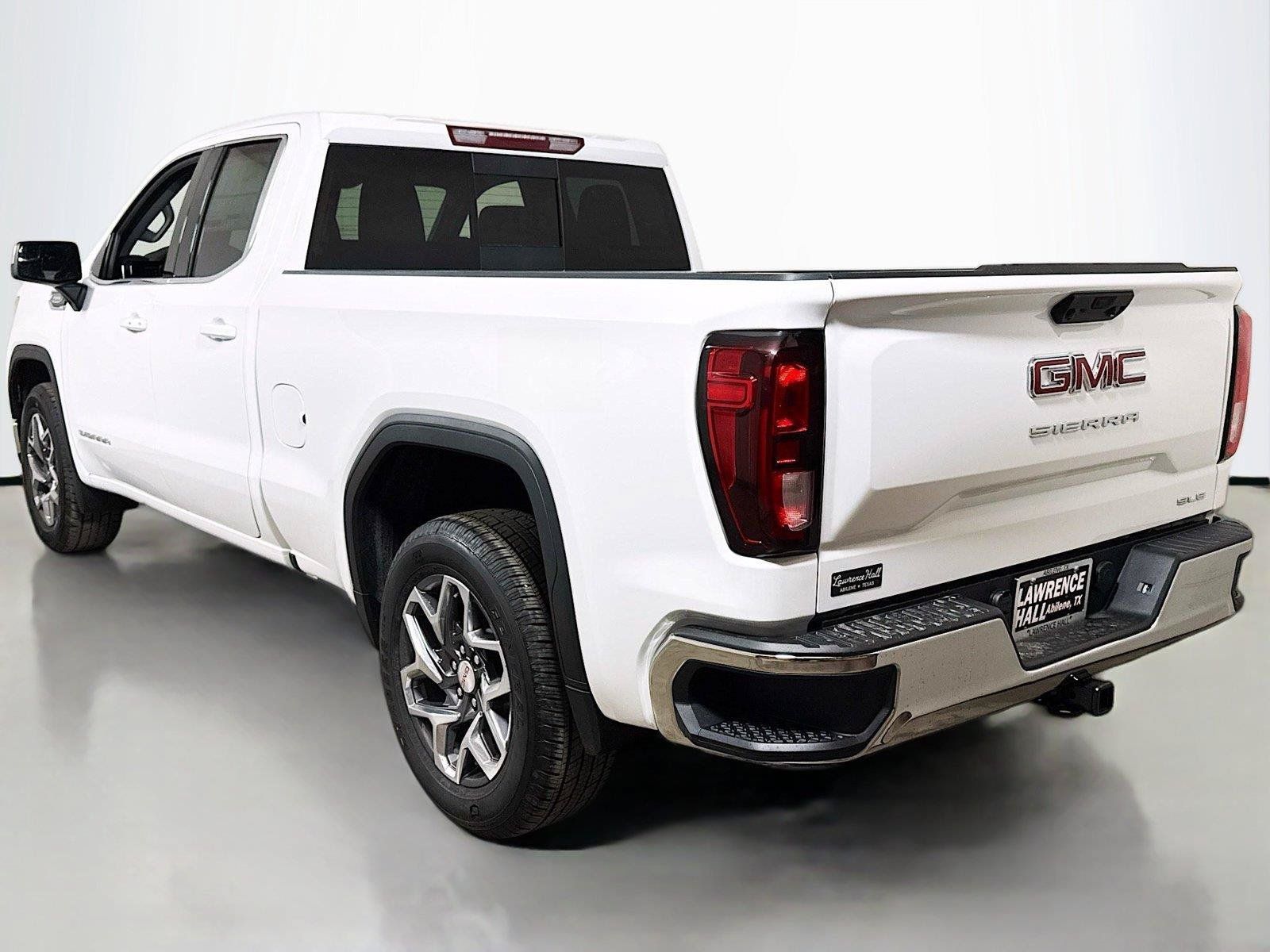 New 2026 GMC Sierra 1500 SLE w/ Preferred Package RWD image 3