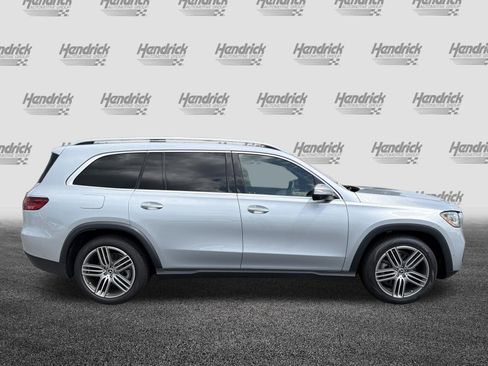 Used 2024 Mercedes-Benz GLS 450 4MATIC image 11
