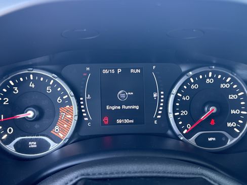 Used 2023 Jeep Renegade Latitude AWD/4WD image 32