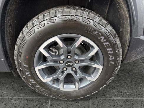 New 2026 Chevrolet Equinox ACTIV w/ Convenience Package III AWD/4WD image 13
