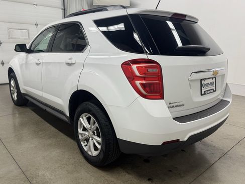 Used 2017 Chevrolet Equinox LT w/ Convenience Package image 3