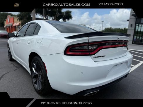 Used 2023 Dodge Charger SXT w/ Blacktop Package RWD image 3