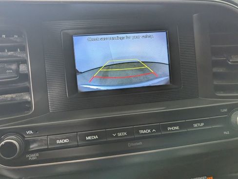 Used 2019 Hyundai Elantra SE w/ Cargo Package image 22