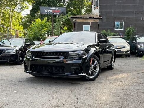 Used 2020 Dodge Charger SXT AWD/4WD image 4