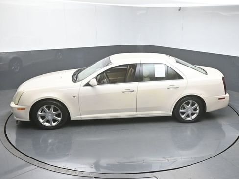 Used 2005 Cadillac STS w/ Preferred Equipment Group RWD image 43