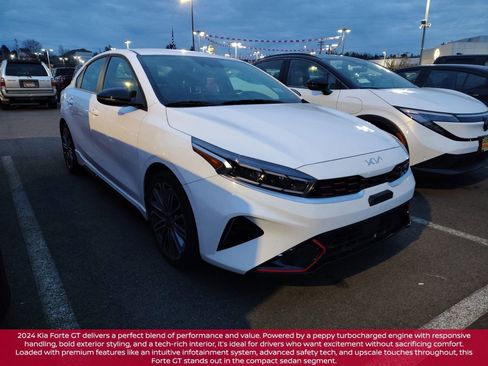 Used 2024 Kia Forte GT image 3