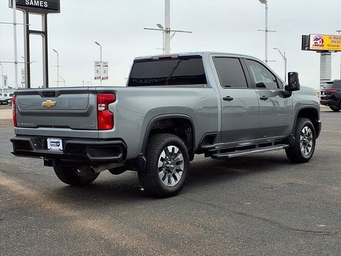 Used 2024 Chevrolet Silverado 2500 Custom w/ Custom Value Package image 7