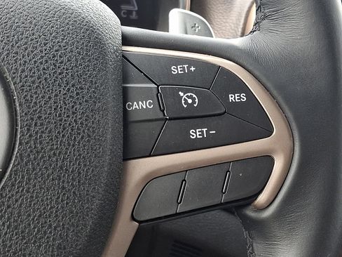 Certified 2017 Jeep Grand Cherokee Laredo w/ Quick Order Package 23E AWD/4WD image 23