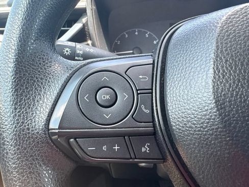 Used 2025 Toyota Corolla LE FWD image 10