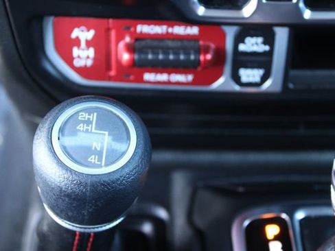 Used 2022 Jeep Wrangler Unlimited Rubicon w/ LED Lighting Group AWD/4WD image 40
