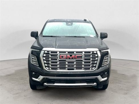 Used 2025 GMC Yukon XL Denali image 7