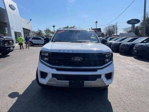 Certified 2025 Ford Expedition Max Platinum AWD/4WD image 9