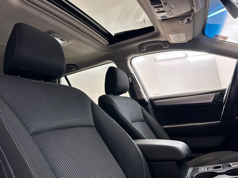 Used 2018 Subaru Outback 2.5i Premium AWD/4WD image 30